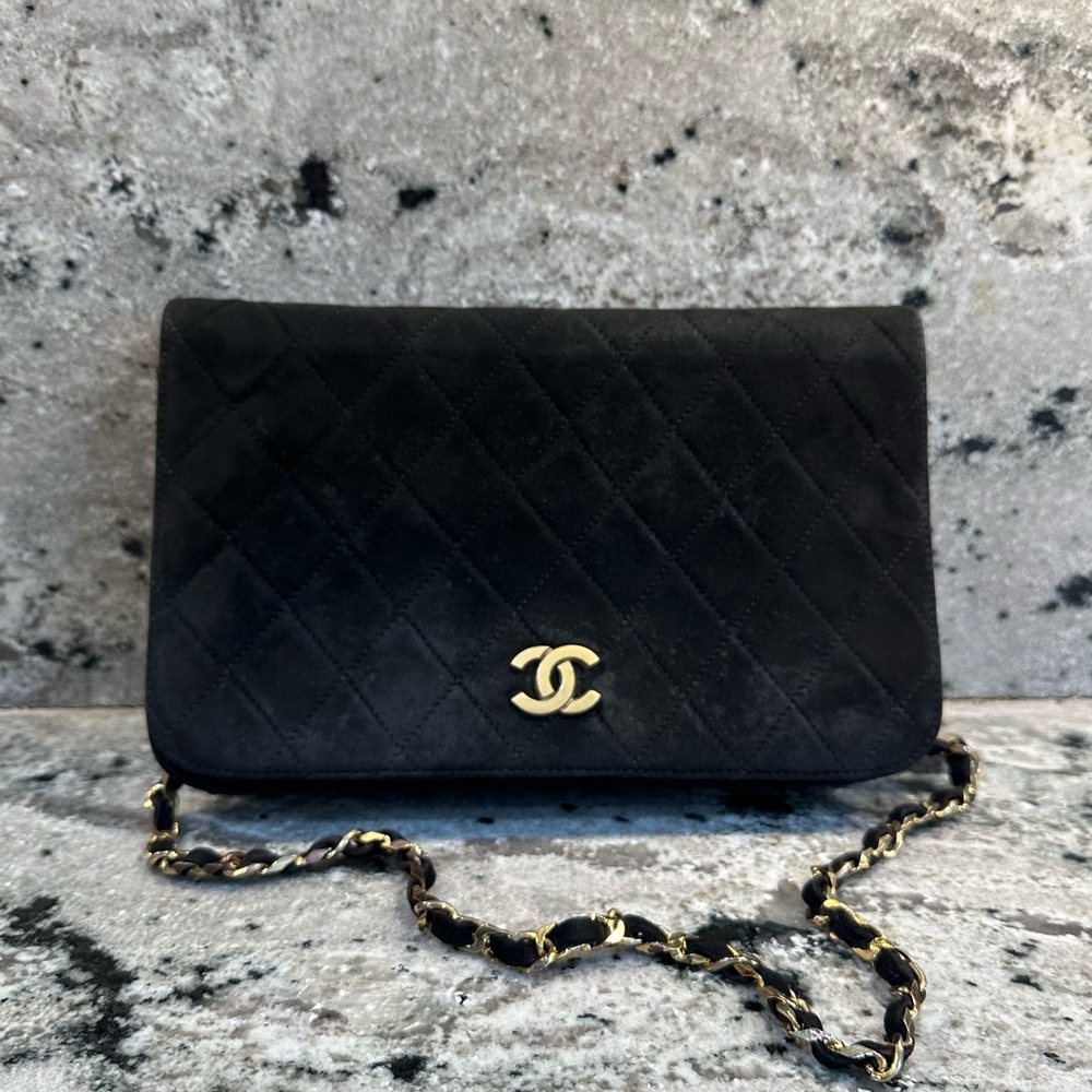 ✅ Authentic Vintage CHANEL Classic Suede exterior flap bag (1986)